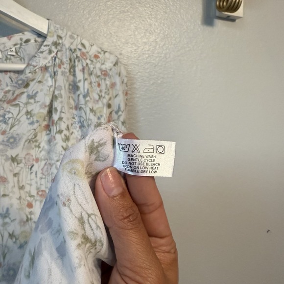 Violet + Claire Women white‎ Floral Top 3/4 sleeve Medium Blouse Shirt Loose Fit - Picture 6 of 9